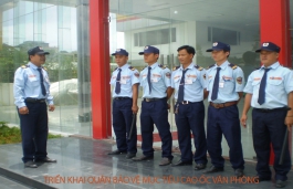 Tuyển bảo vệ